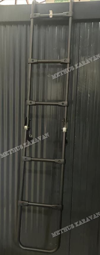 Öztürk Katlanabilir Siyah Alüminyum Merdiven 6 Basamaklı