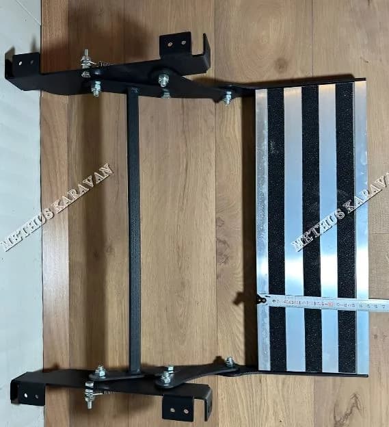 Methus Karavan Alüminyum Manuel Basamak Siyah 40 cm — Dış Donanım ve Aksesuarlar — görsel 3/6