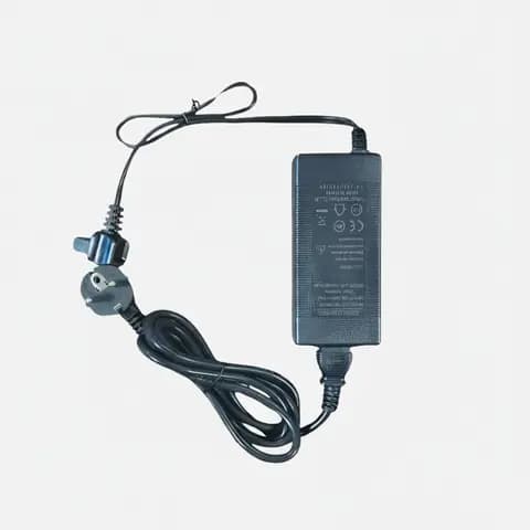 Evacool U Frigo Oto Buzdolabı 220 Volt Adaptör — Elektrik ve Solar Sistemler